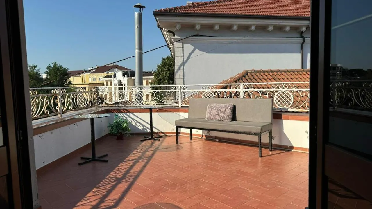 Symphony Hostel Shkoder