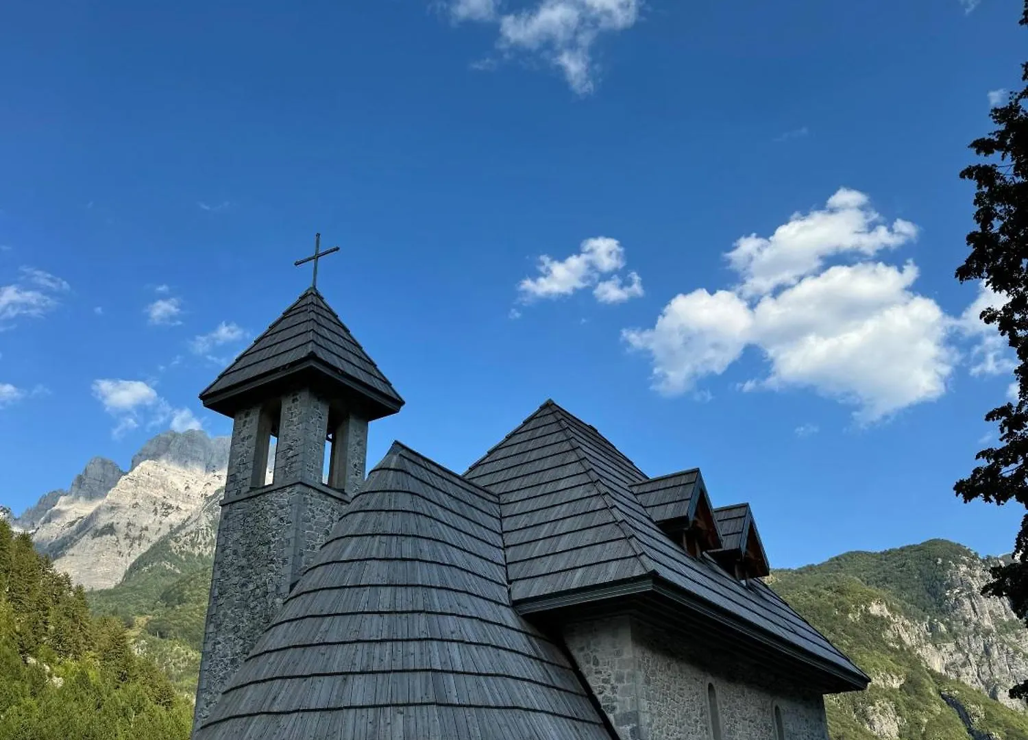Symphony Hostel Шкодер Албания